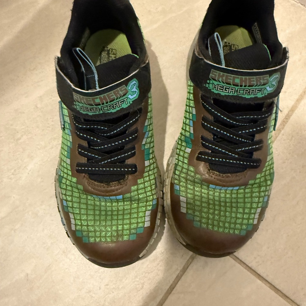 Skechers Boys Green Mosaic Lace-Up Sneakers with Brown Overlays